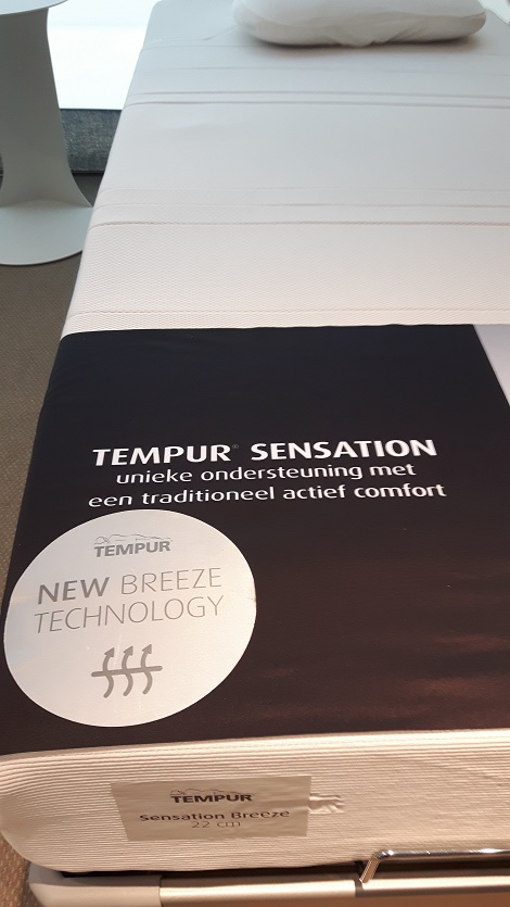 Tempur matras 50 % korting,showroommatras 90x200 cm. Sensation Breeze 22 cm. hoog,theo bot zwaag